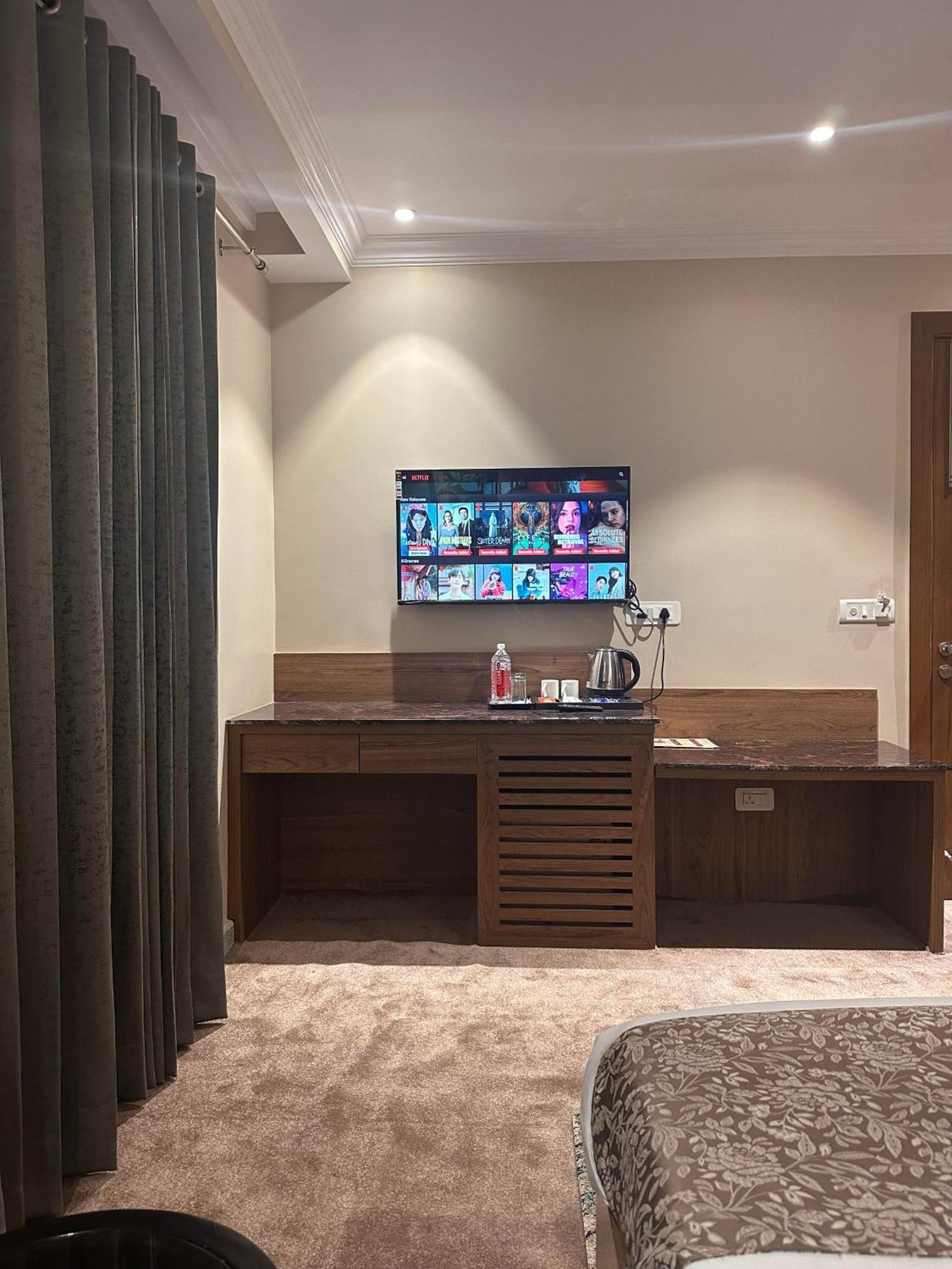 Highlands Hotel Ришикеш Экстерьер фото
